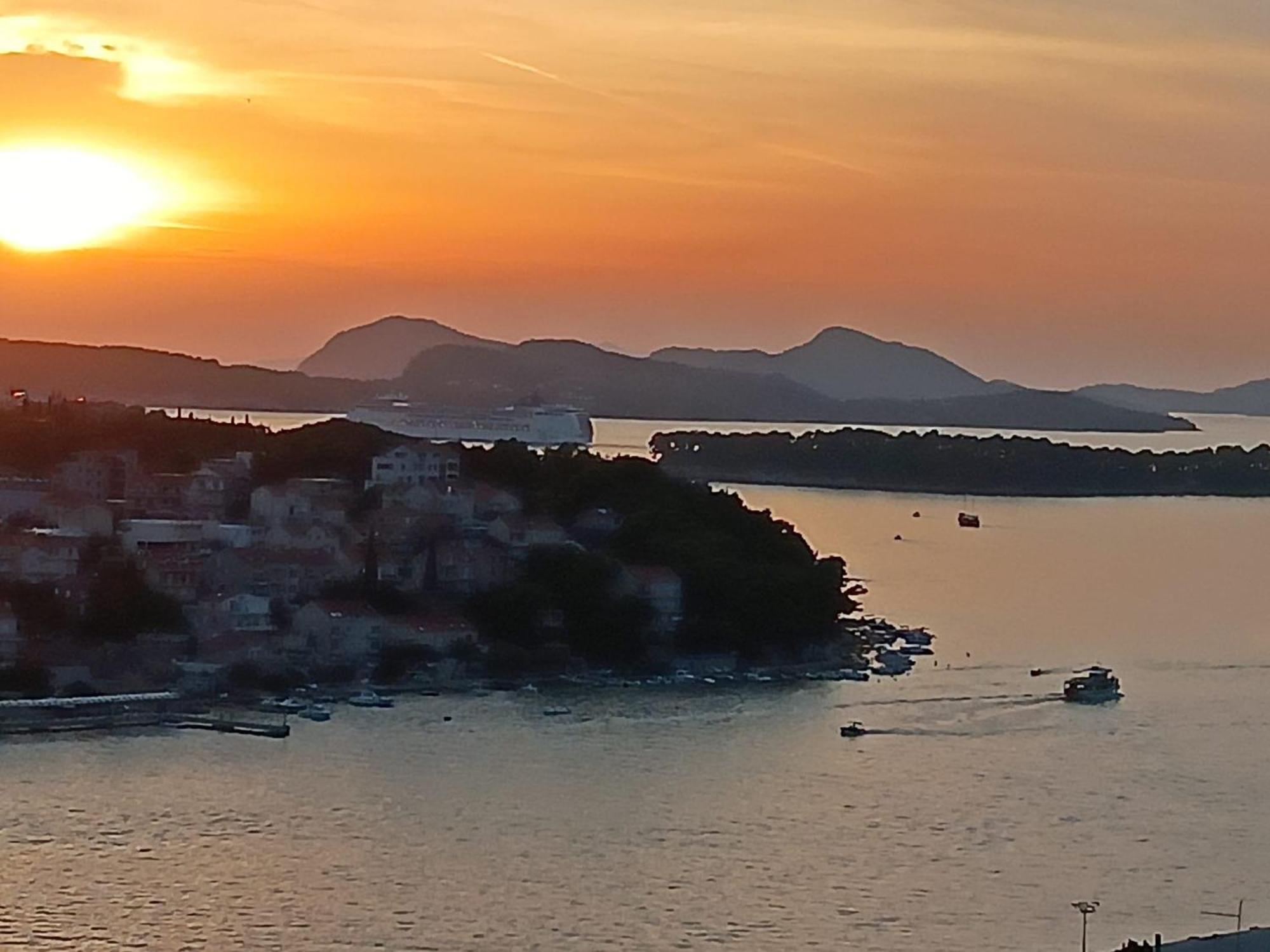 Rooms Anela With Large Common Tarrace And Beautiful Sea View Ragusa Esterno foto