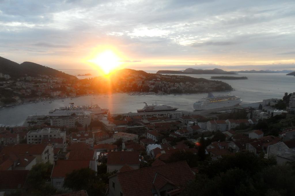 Rooms Anela With Large Common Tarrace And Beautiful Sea View Ragusa Camera foto