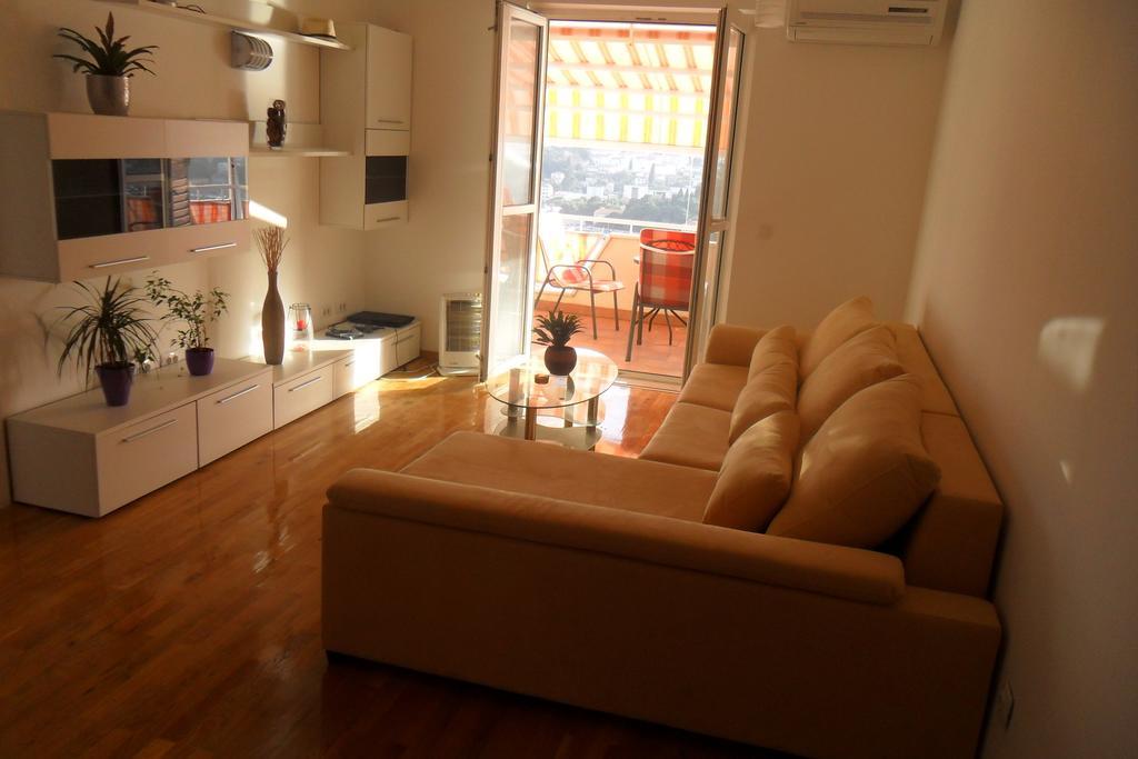 Rooms Anela With Large Common Tarrace And Beautiful Sea View Ragusa Camera foto